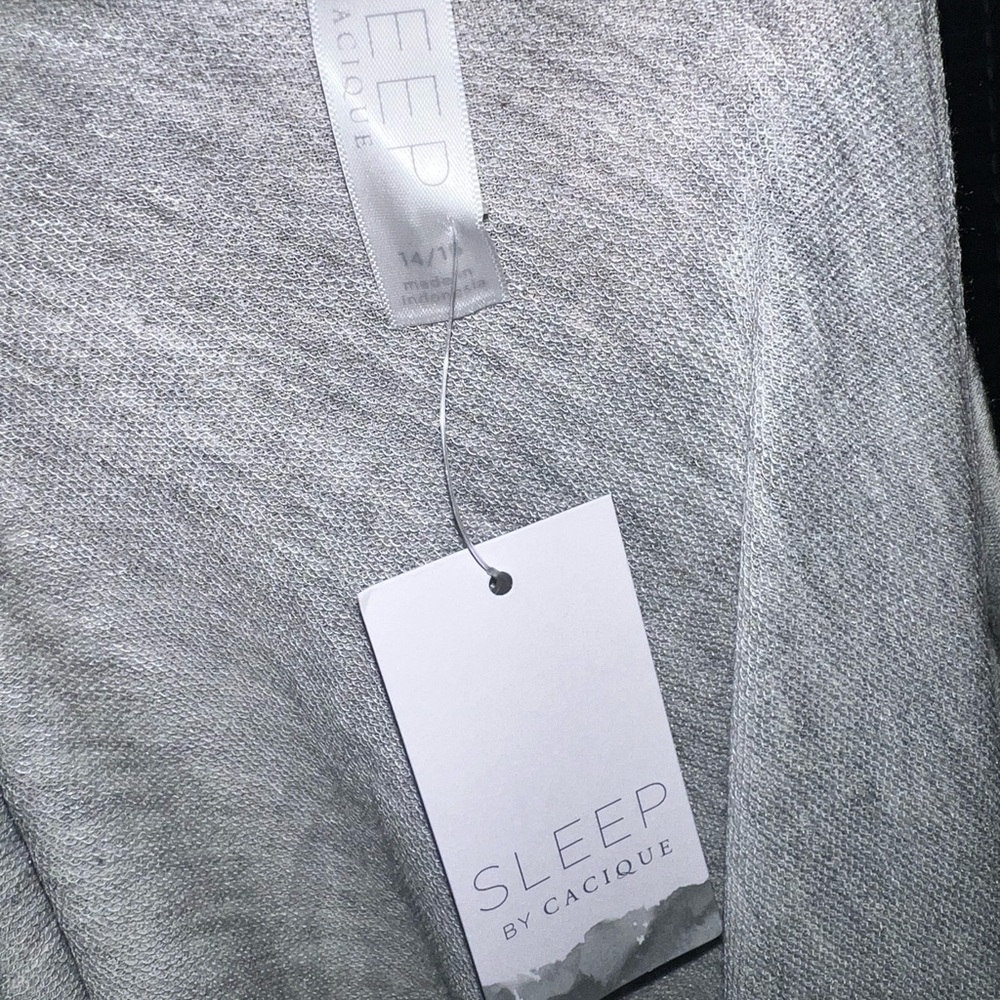 CACIQUE | NWT GRAY PAJAMA TOP WITH BOLD LOGO BLOCK LETTERING - Picture 7 of 10
